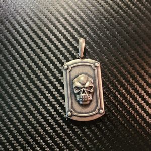 Skull charm